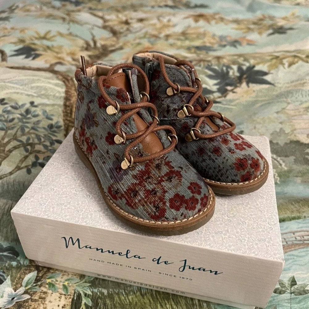 Manuela de Juan uni corduroy floral lace up bootie NIB size 24